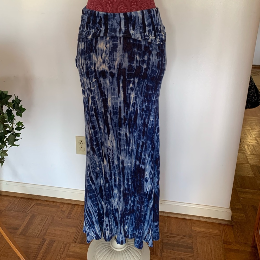 Loveappella blue tie-dye maxi skirt small